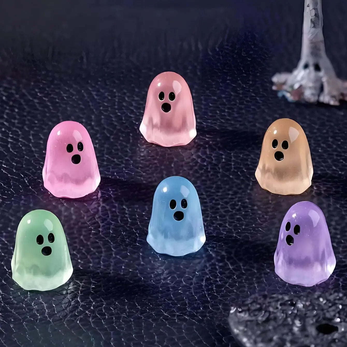 Luminous Resin Ghost Miniature Figures For Halloween Decoration Ornaments